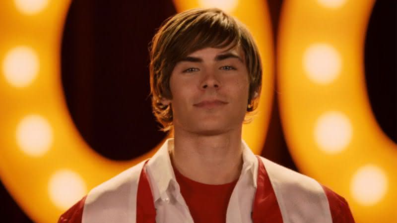 Zac Efron retorna a East High, escola onde a trilogia "High School Musical" foi gravada - Divulgação/Disney