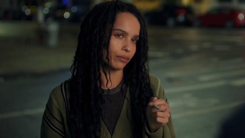 Zoë Kravitz em cena do trailer de High Fidelity - YouTube