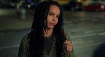 Zoë Kravitz em cena do trailer de High Fidelity - YouTube