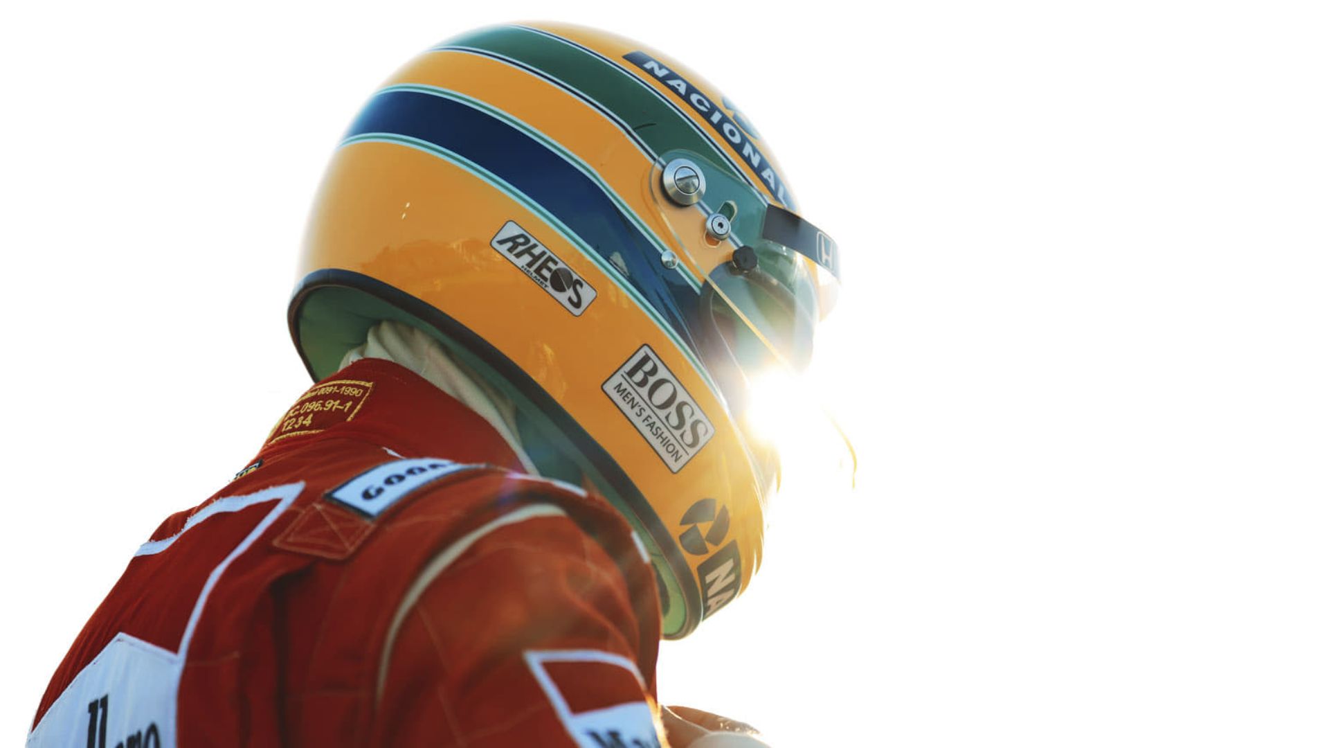Gabriel Leone como Senna