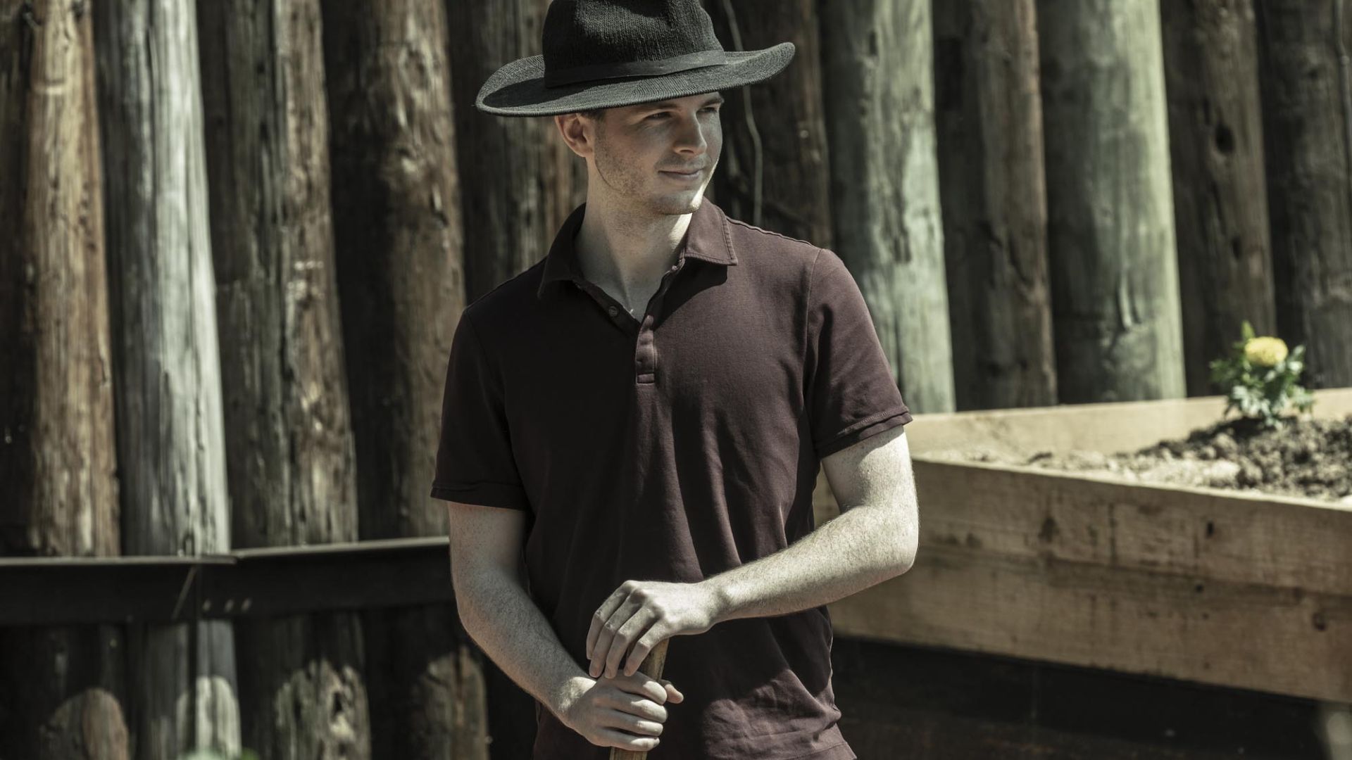 Chandler Riggs fez uma participação especial no último episódio de "The Walking Dead", exibido no último domingo (20) (Foto: Divulgação/AMC)
