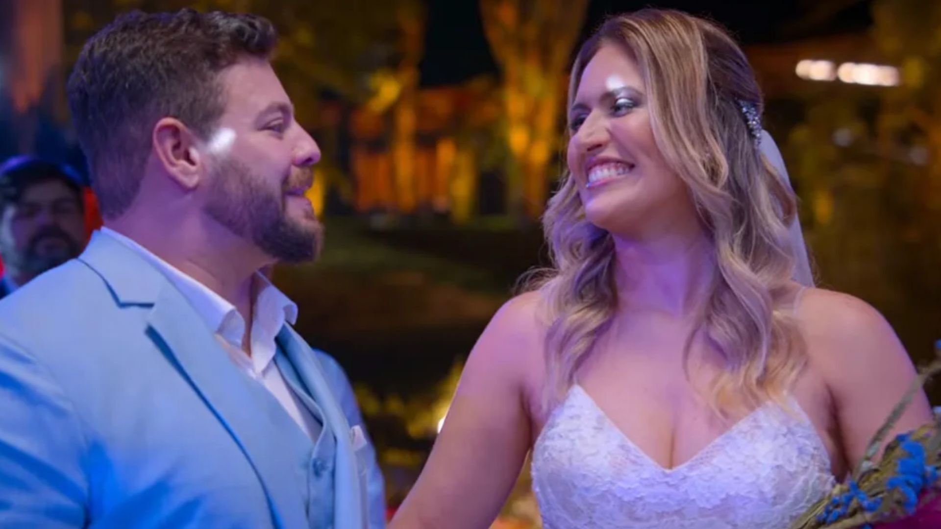 Karen e Valmir disseram "sim" no altar durante "Casamento às Cegas Brasil" (Foto: Reprodução/Netflix)