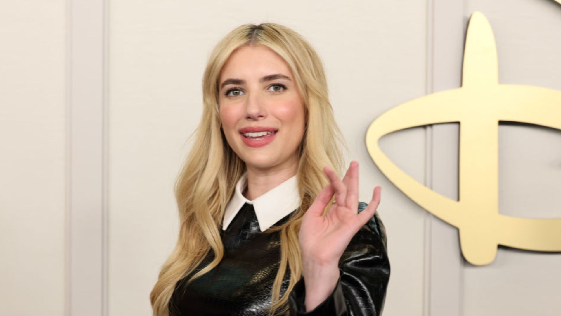 Emma Roberts critica uso do termo nepo baby: “Mulheres sofrem mais”
