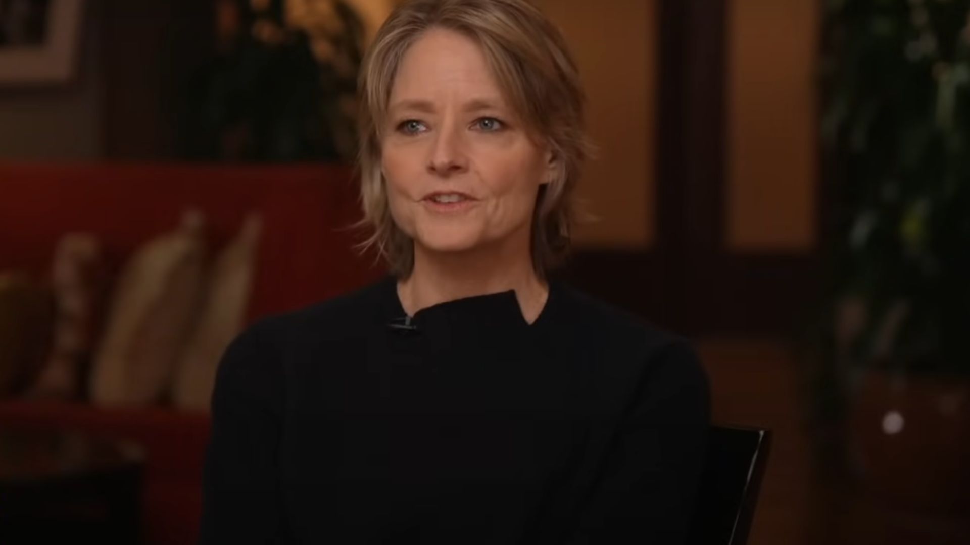 Jodie Foster revela que se afastou do teatro após atentando contra presidente dos EUA