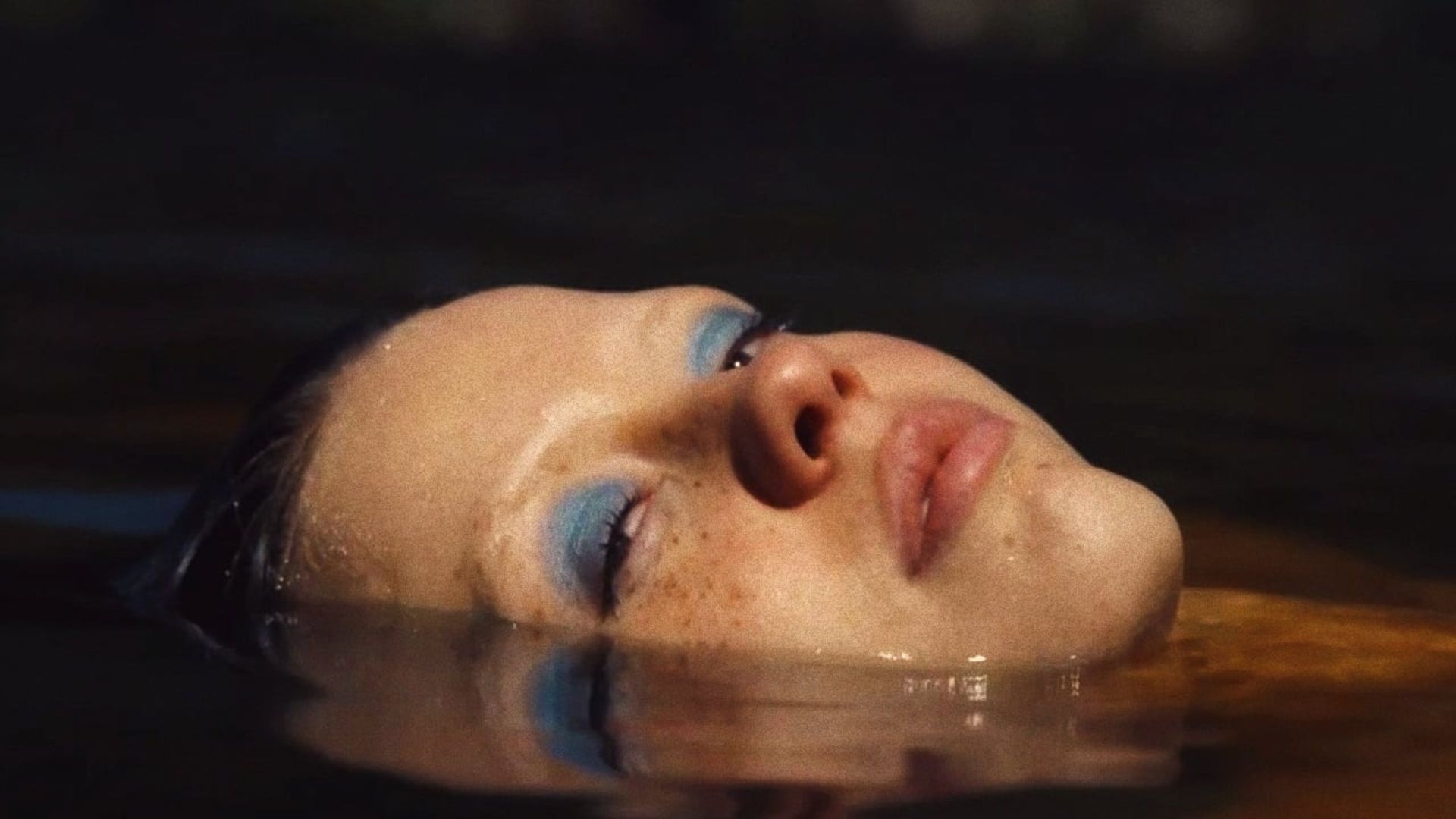 “MaXXXine” encerra a trilogia de terror estrelada por Mia Goth?