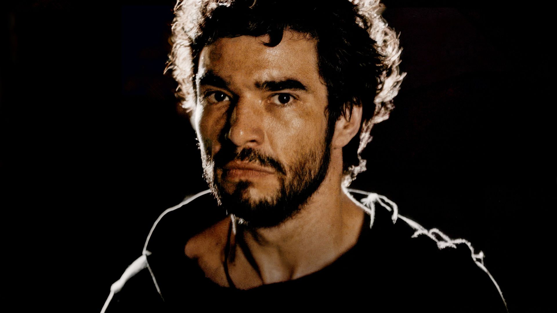 “O Diabo na Rua no Meio do Redemunho”, com Caio Blat, estreia nos cinemas