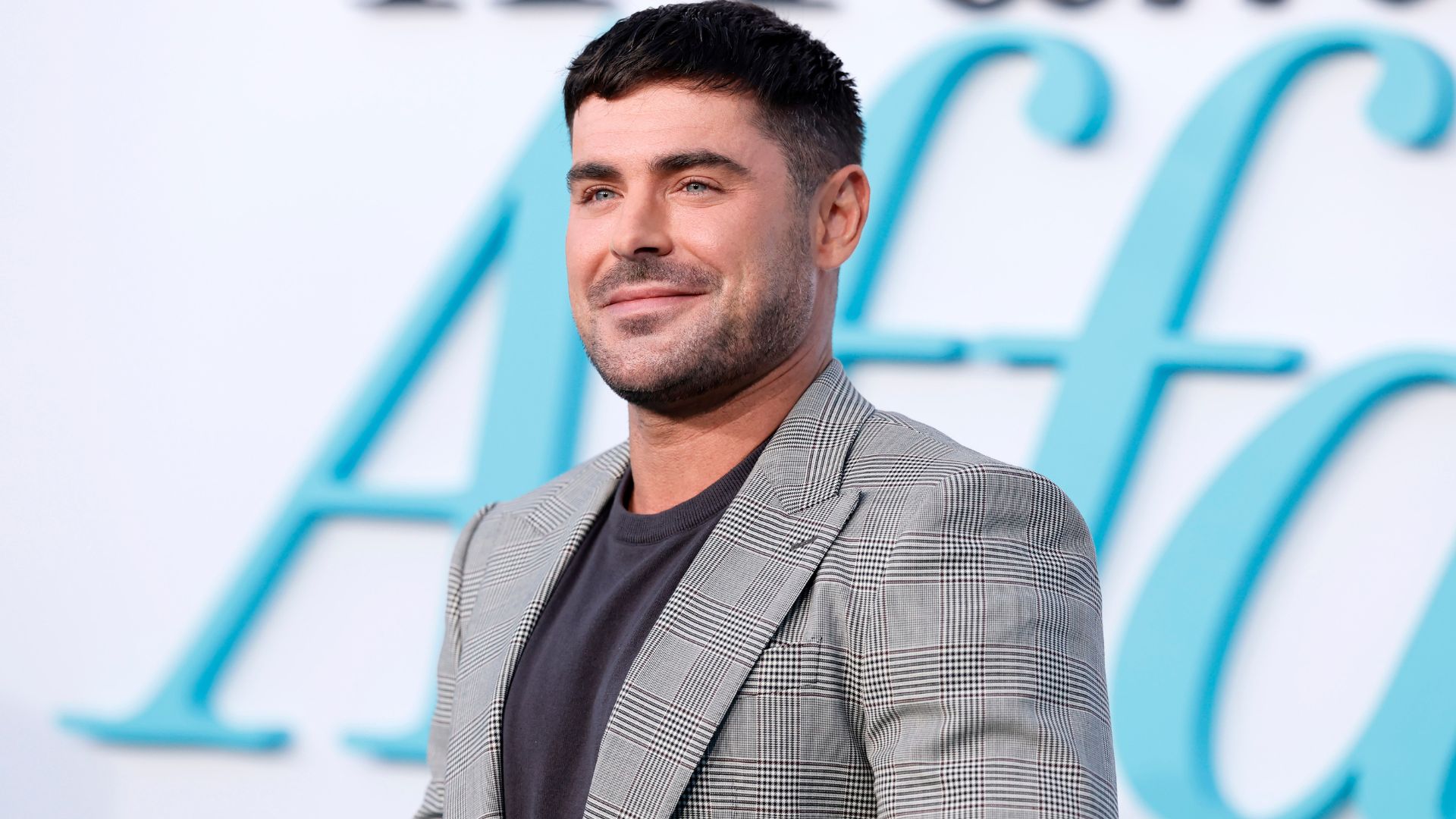 Zac Efron se pronuncia após sofrer acidente em piscina em Ibiza
