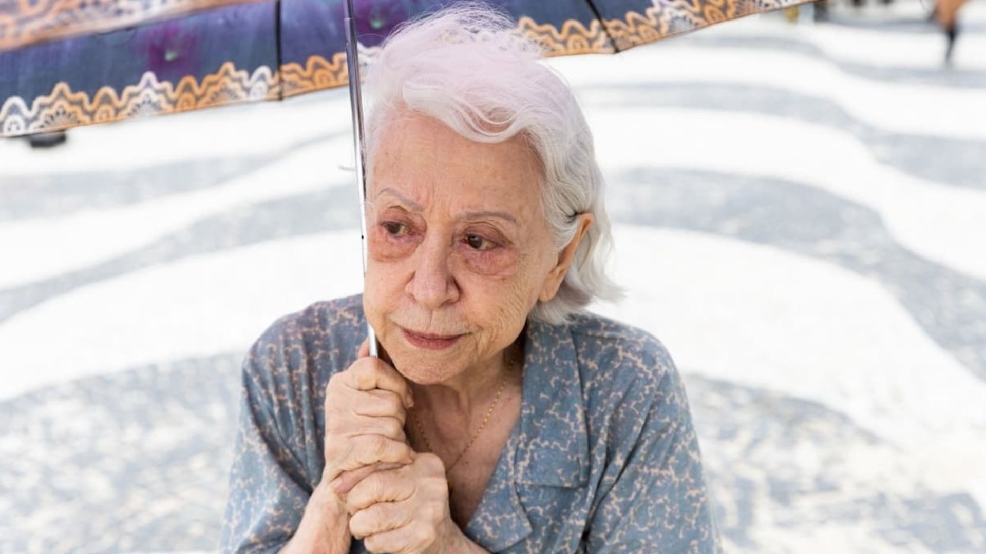 Fernanda Montenegro derruba esquema de tráfico de drogas no trailer de Vitória
