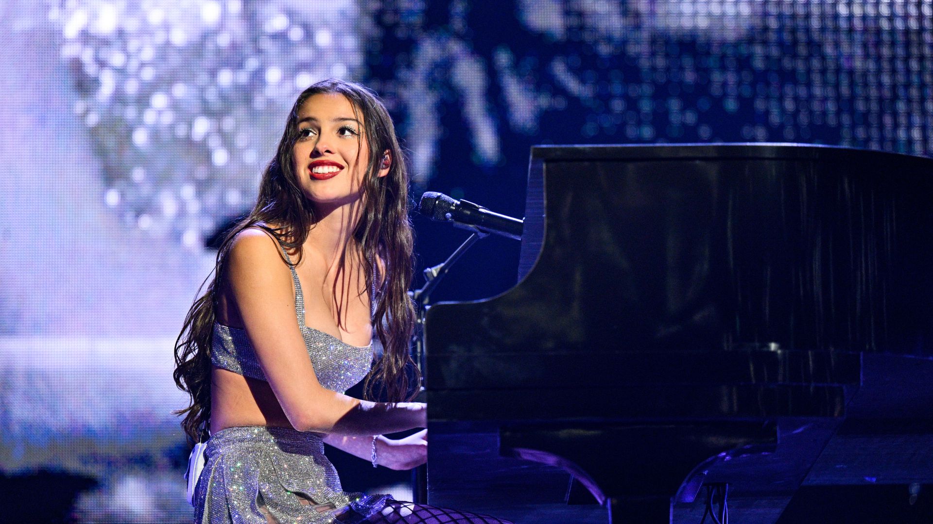 Filme-concerto da nova turnê Olivia Rodrigo ganha trailer e pôster