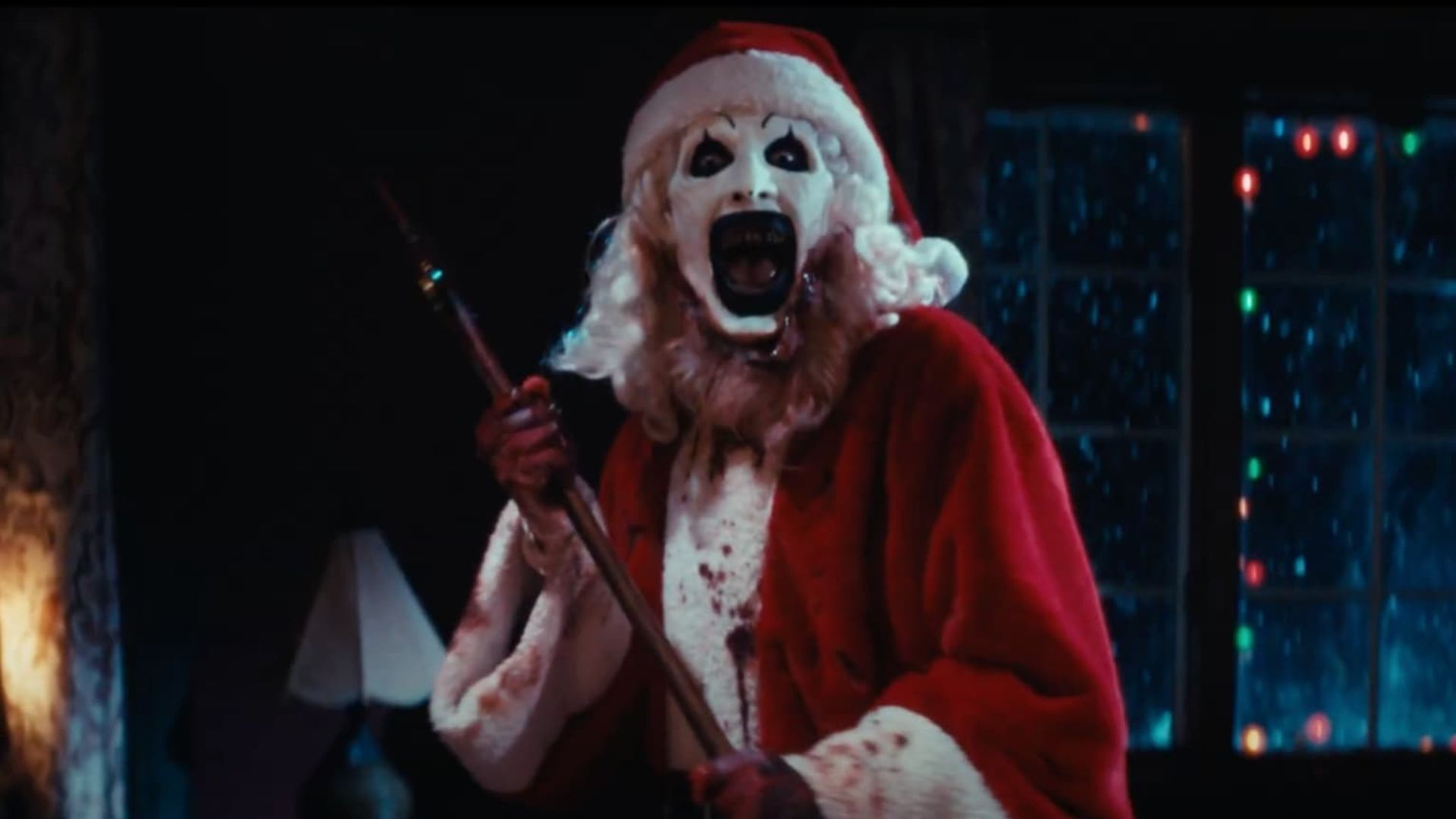 “Terrifier 3”: Cenas de violência fazem com que fãs passem mal e abandonem sessão