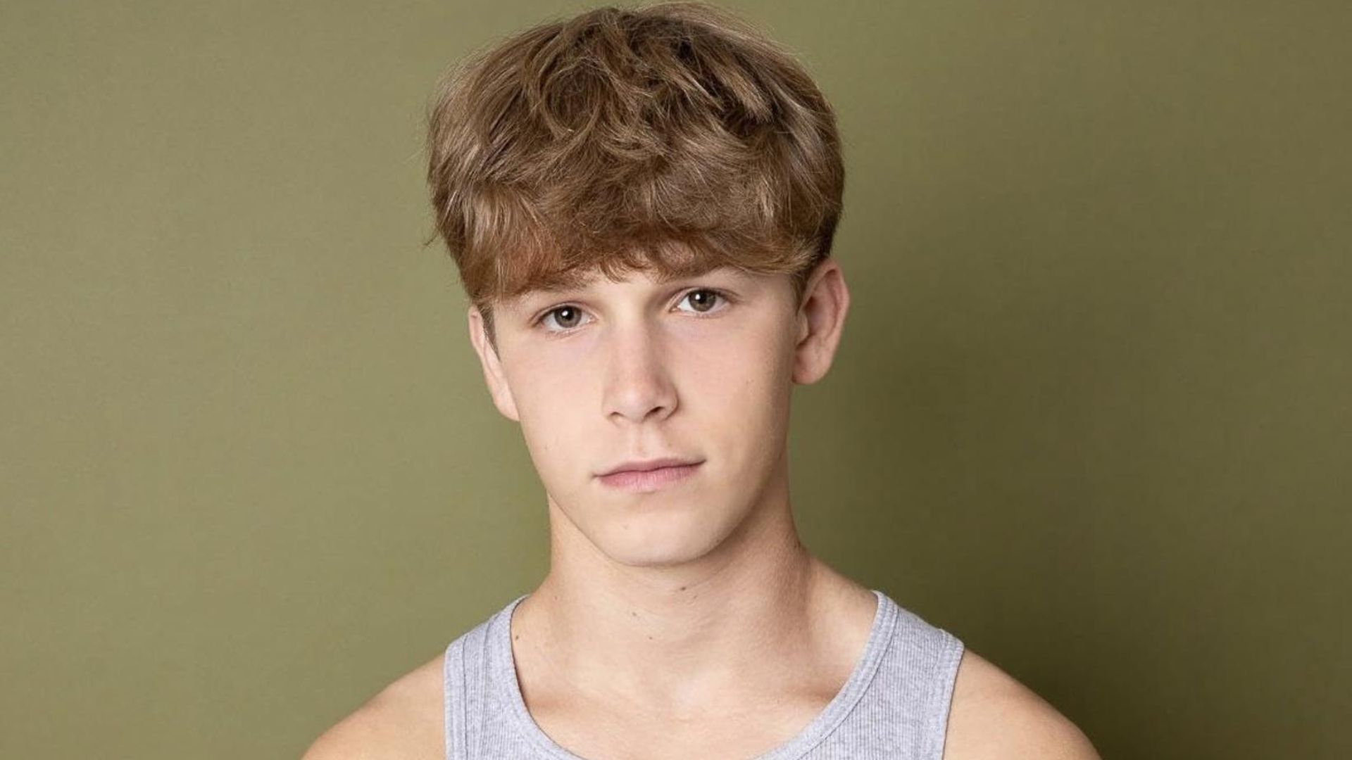 Hudson Meek, ator de Em Ritmo de Fuga, morre aos 16 anos