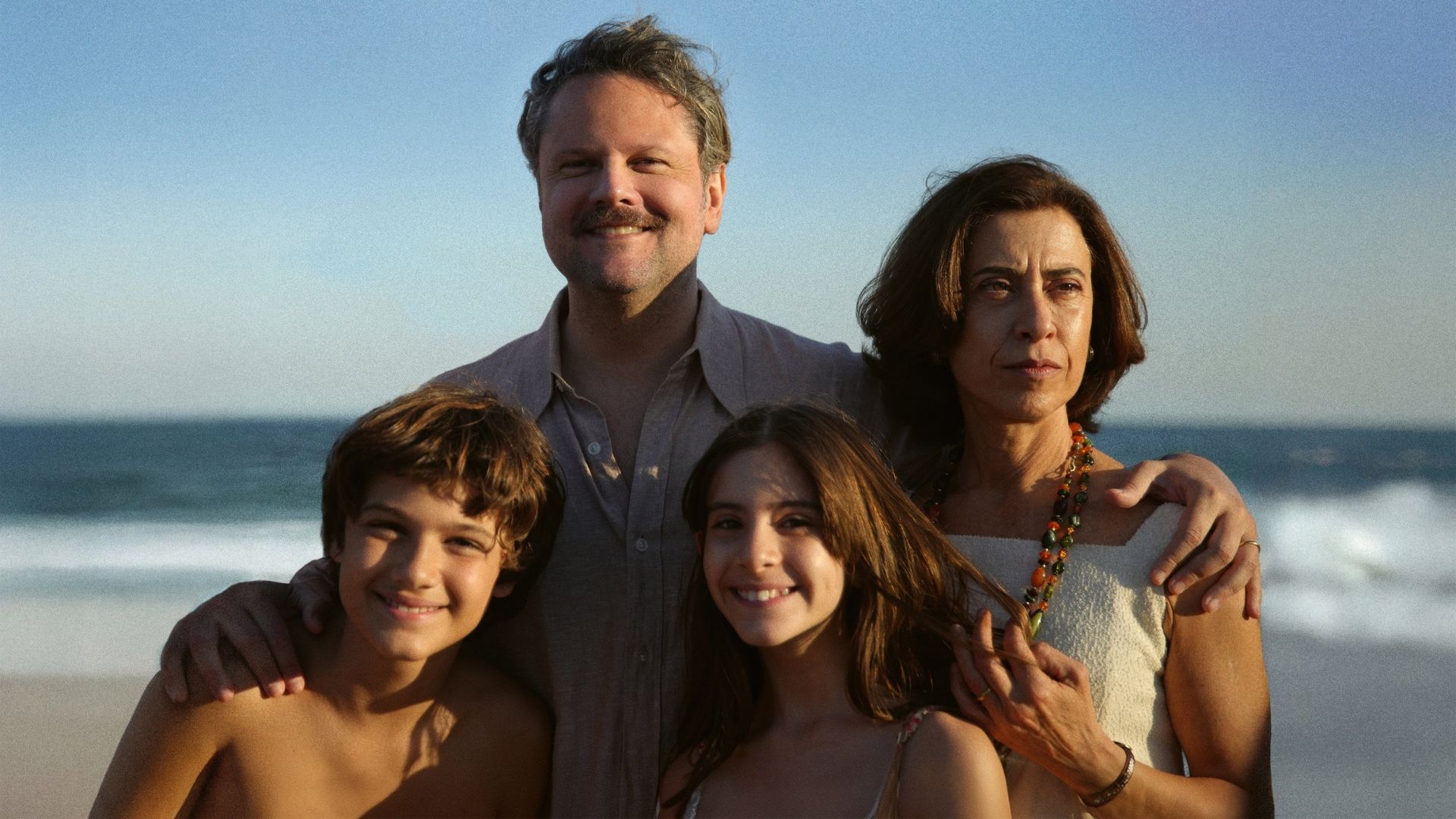 Ainda Estou Aqui perde prêmio de Melhor Filme em Língua Não Inglesa no BAFTA 2025 para Emilia Pérez