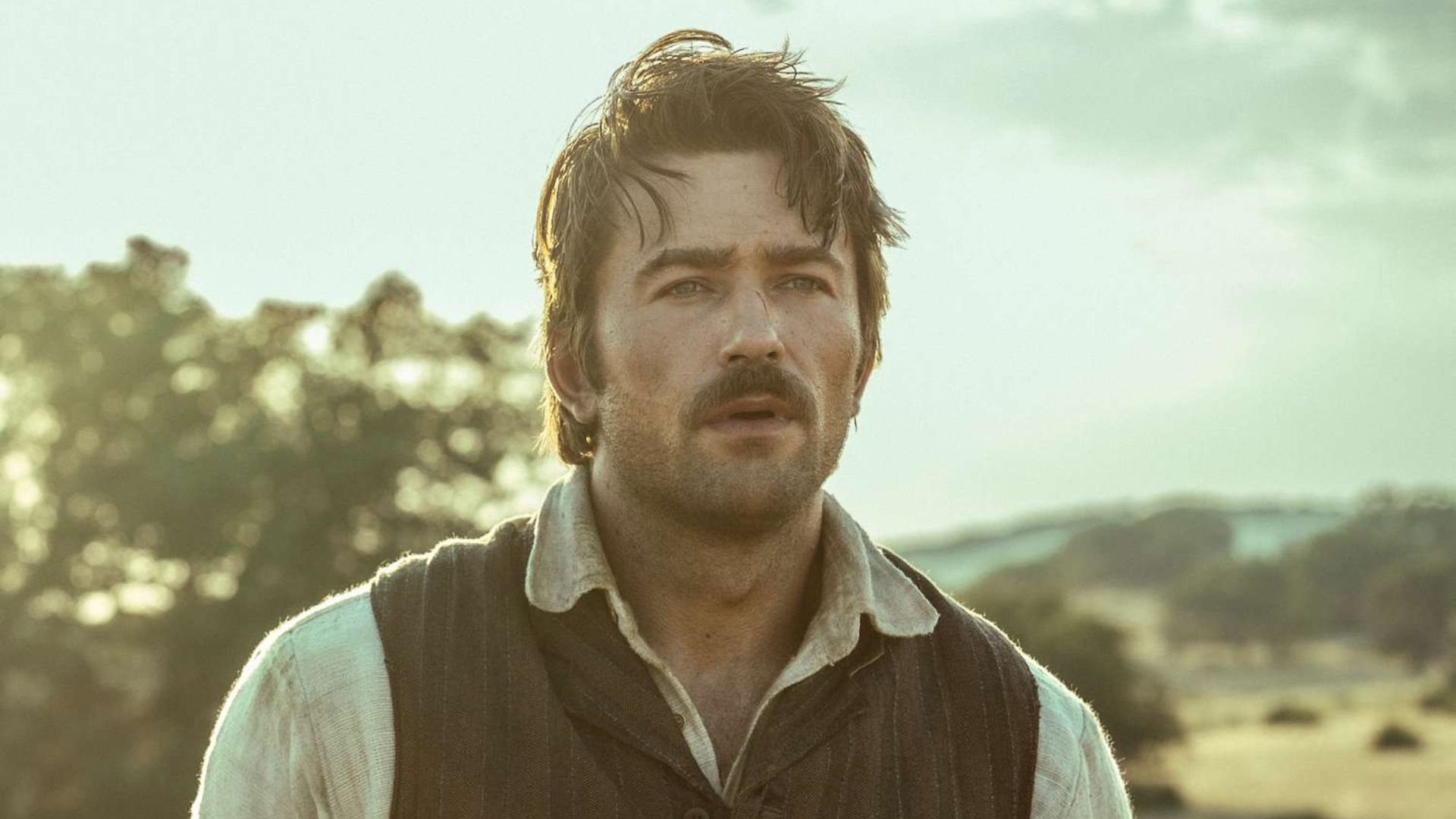 Brandon Sklenar, de 1923, spin-off de Yellowstone, quer retornar em nova série da franquia
