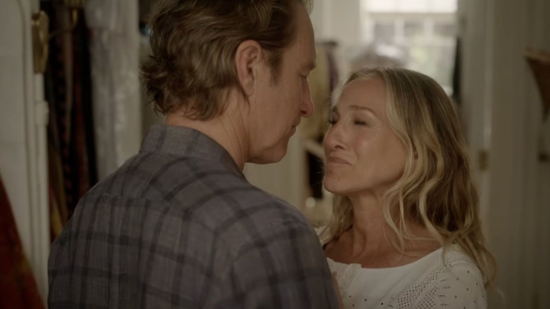 Carrie reencontra Aidan no trailer da 3ª temporada de And Just Like That…; assista