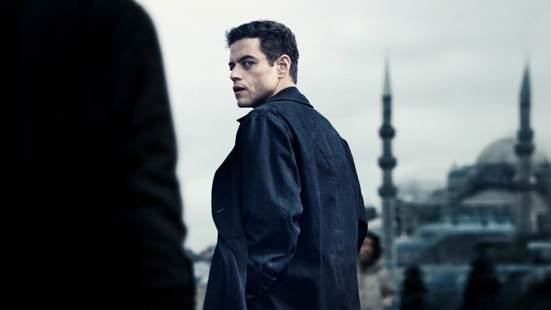 Operação Vingança, filme de ação com Rami Malek, estreia nos cinemas