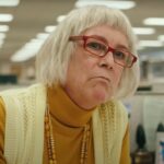 Jamie Lee Curtis critica cirurgias plásticas e alerta para impacto em gerações de mulheres