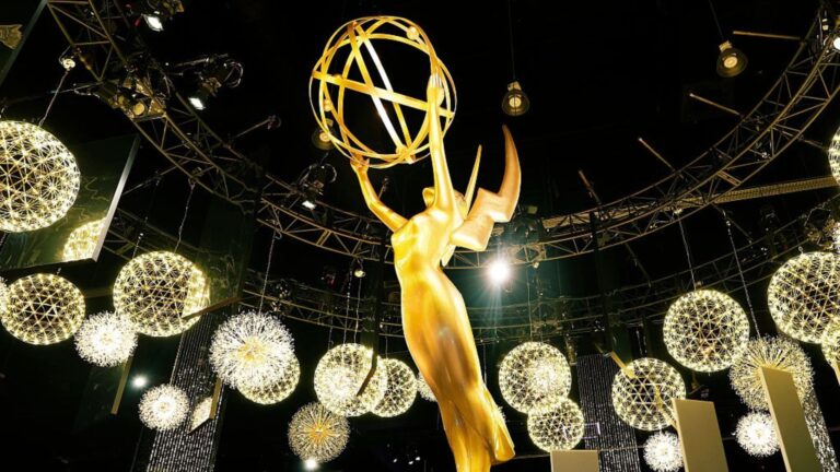 Como assistir ao Emmy 2025, premiação da TV americana, no domingo, dia 14?