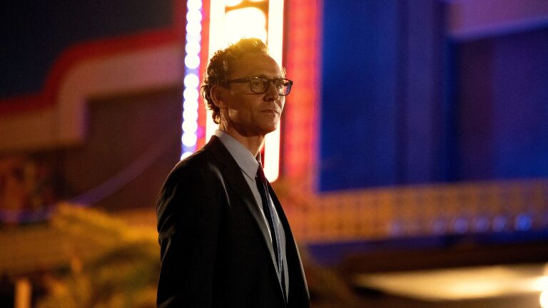 A Vida de Chuck, com Tom Hiddleston, estreia nas plataformas digitais