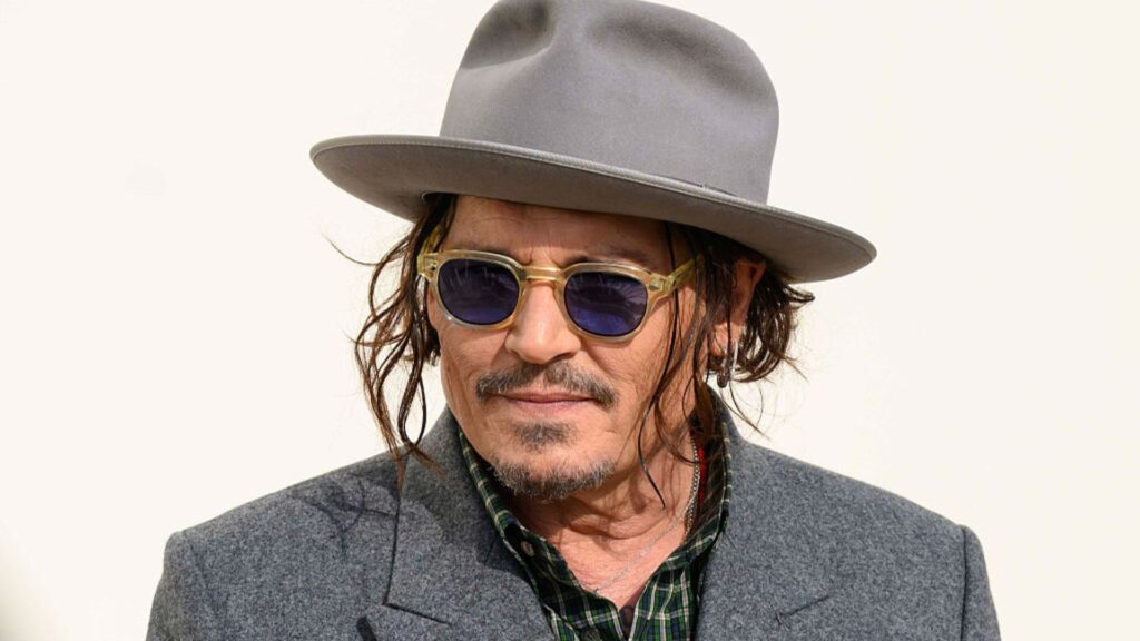Johnny Depp vai estrelar nova adaptação de Um Conto de Natal dirigida por Ti West