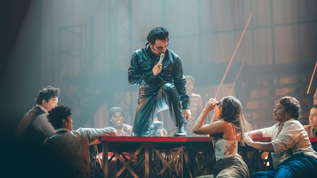 O Rei do Rock, biografia musical de Elvis Presley, reestreia no Rio de Janeiro