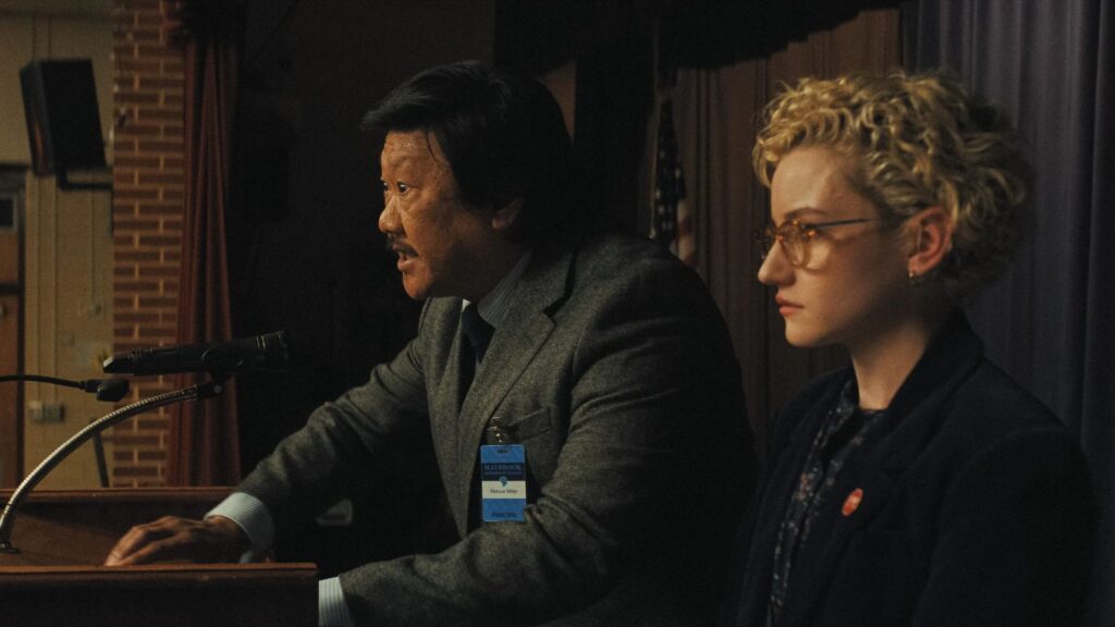 Onde assistir a A Hora do Mal, elogiado terror com Julia Garner e Josh Brolin?