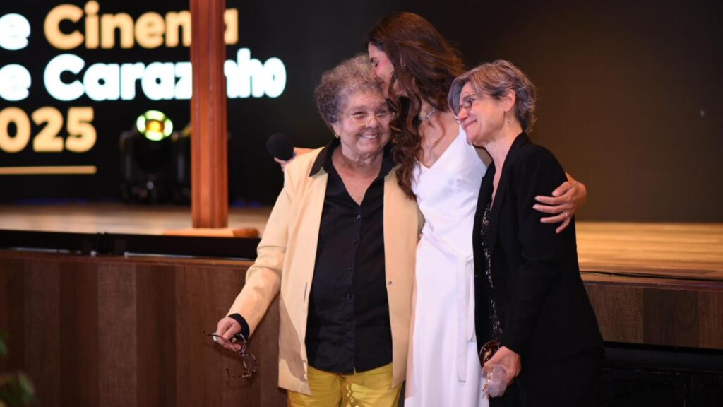 Primeira edição do Festival de Carazinho elege vencedores e homenageia Adélia Sampaio