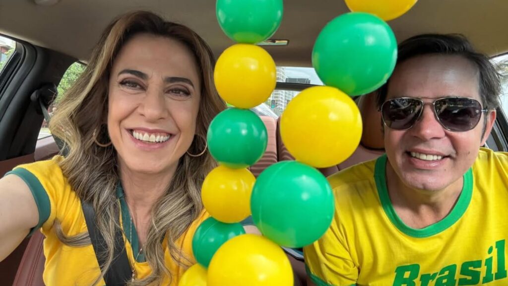 Fernanda Torres celebra fim das filmagens de Os Corretores com bastidores do filme