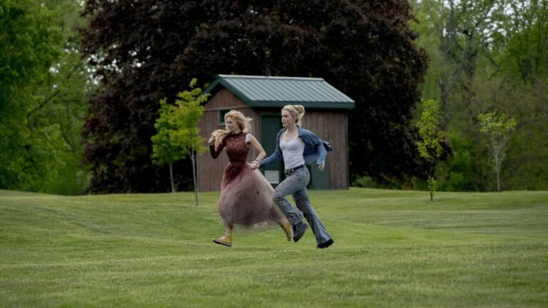 Quando estreia Casamento Sangrento 2, com Samara Weaving, nos cinemas?