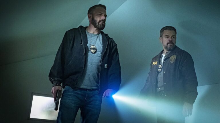 Dinheiro Suspeito reúne Ben Affleck e Matt Damon em trama de ação — mas vale o play?
