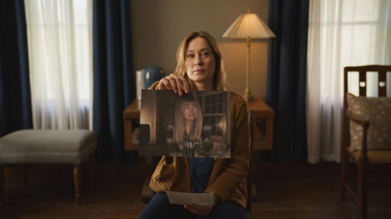 Terror em Shelby Oaks, produzido por Mike Flanagan, estreia no streaming