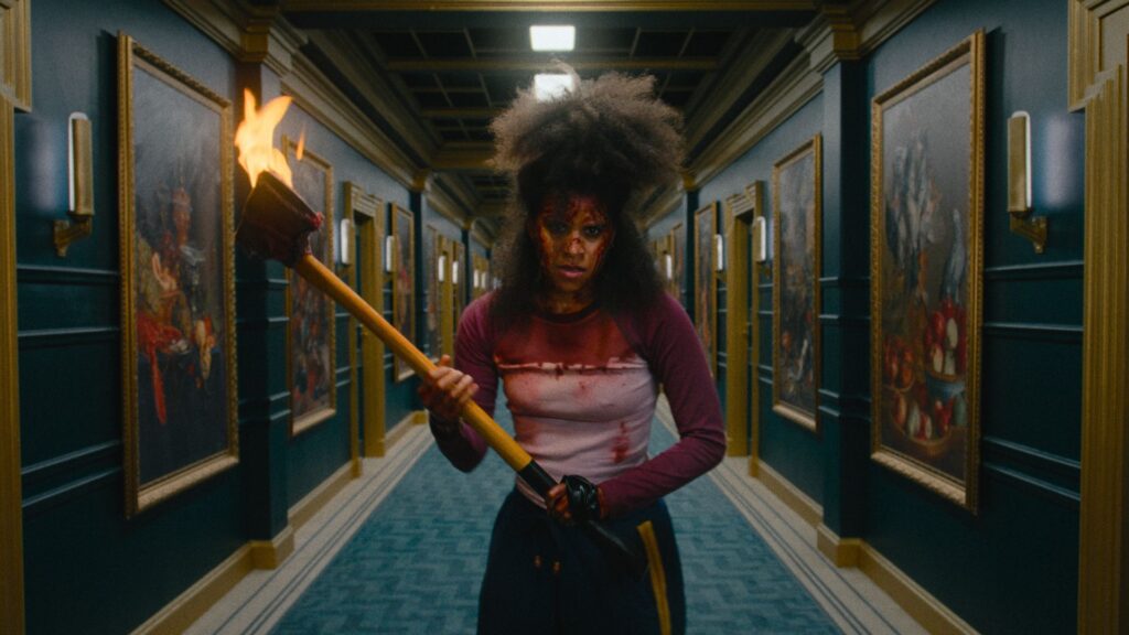 Comédia de ação sanguinária, Eles Vão Te Matar estreia nos cinemas brasileiros
