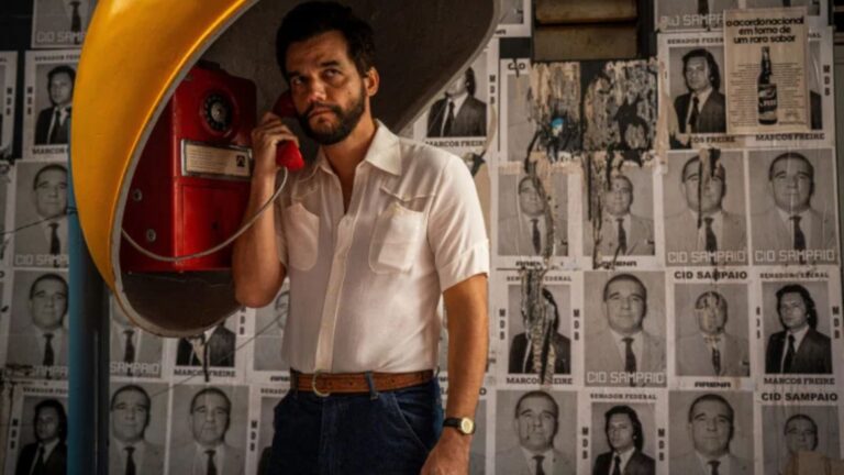 O Agente Secreto não precisa ser explicado — mas talvez você precise largar o celular