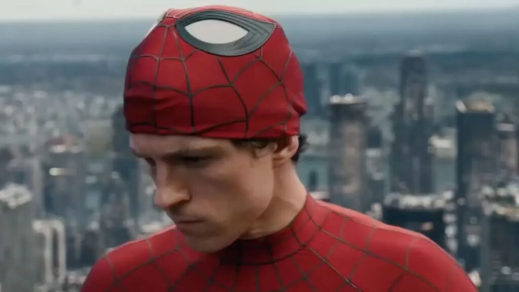 Sozinho, Peter Parker precisa renascer no trailer de Homem-Aranha 4