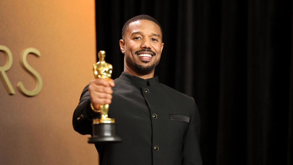 Michael B. Jordan admite que ainda não sabe onde guardar seu Oscar por Pecadores