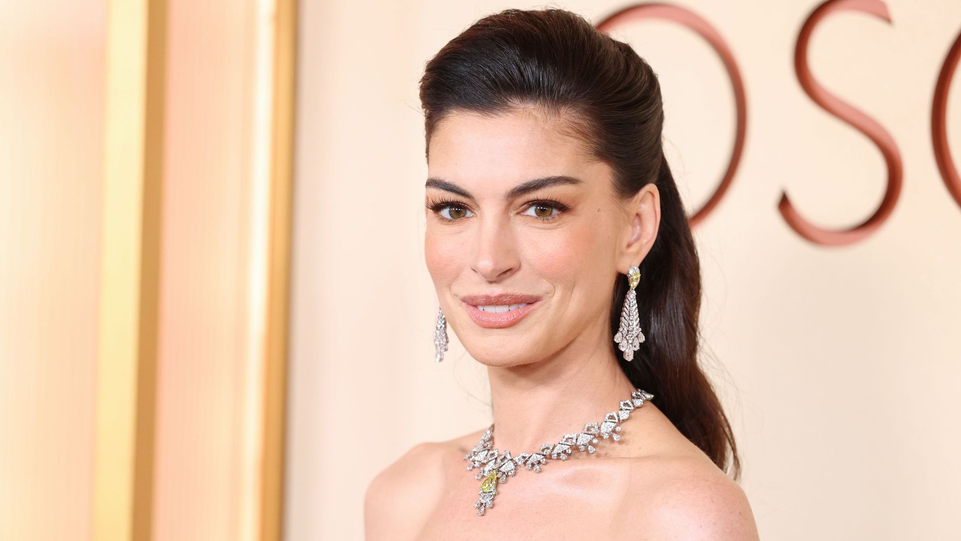 Os 5 Filmes Estrelados Por Anne Hathaway Que Estreiam Em 2026 Cinebuzz os-5-filmes-estrelados-por-anne-hathaway-que-estreiam-em-2026-cinebuzz