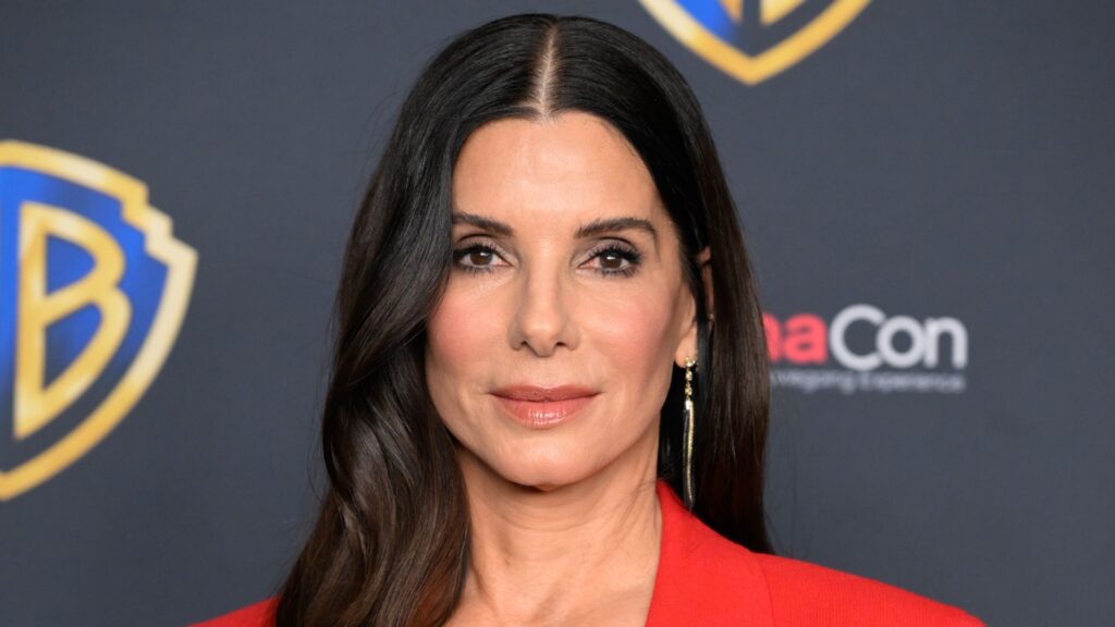 Sandra Bullock defende uso da IA em Hollywood: “Precisamos abraçar essa tecnologia”