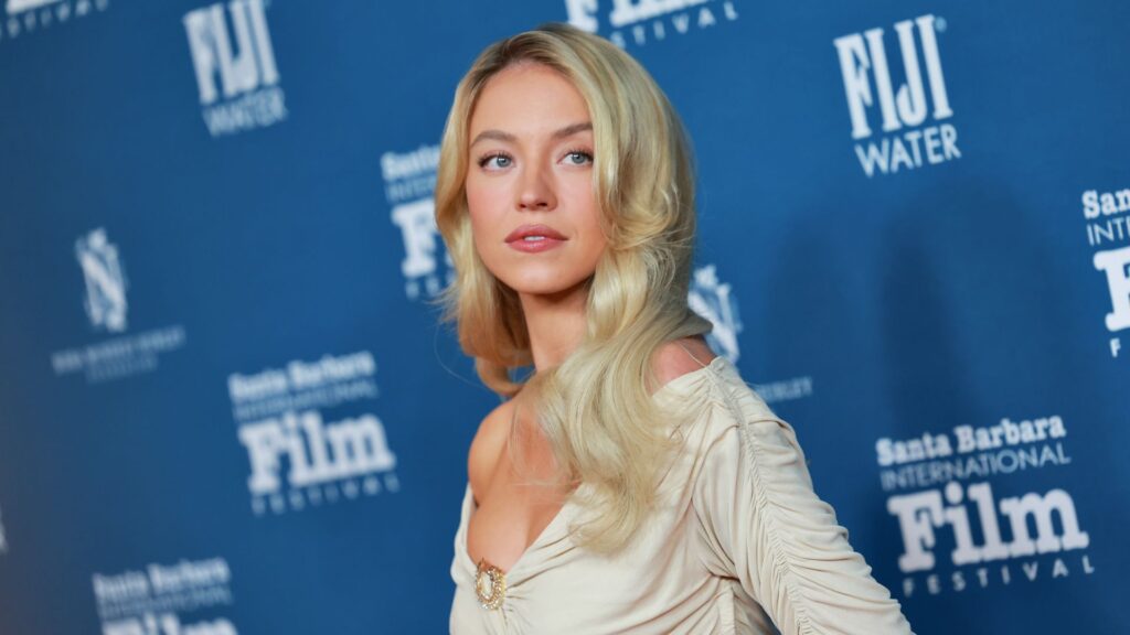 Sydney Sweeney foi cortada de O Diabo Veste Prada 2, diz site