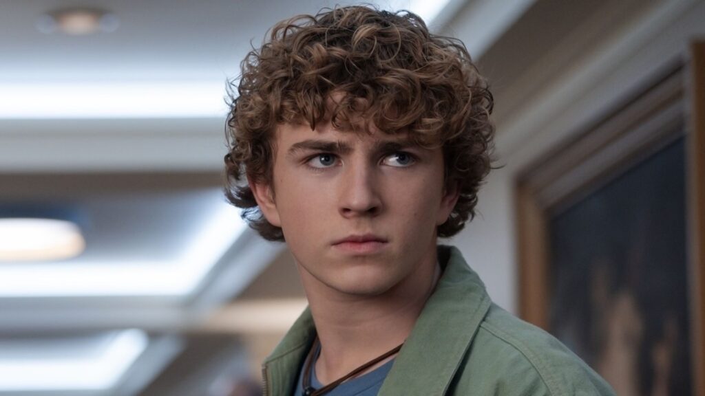 Walker Scobell, de Percy Jackson, revela ameaças de morte a colegas de escola: “Parem”