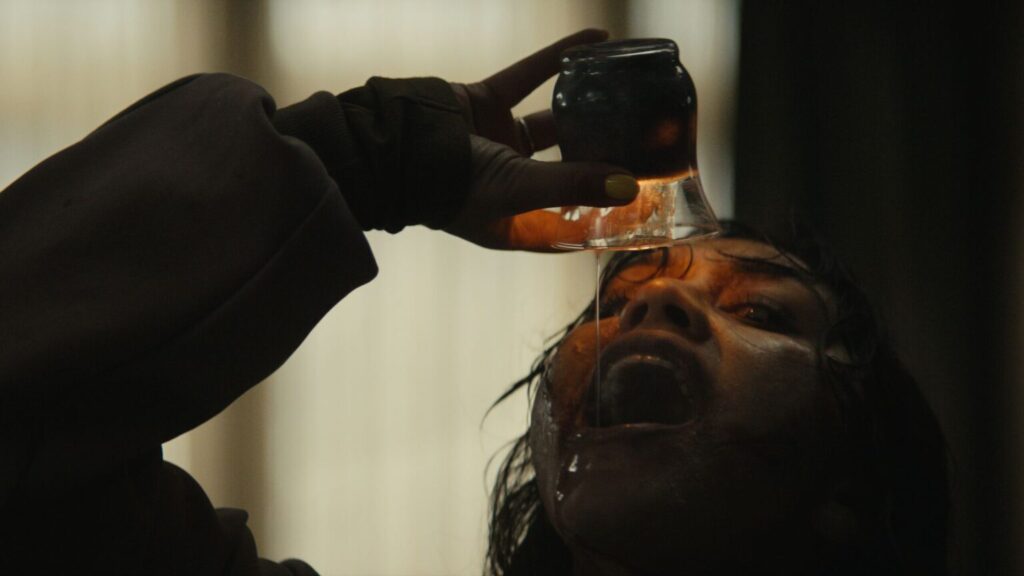 A Morte do Demônio: Em Chamas, novo filme da franquia Evil Dead, ganha trailer