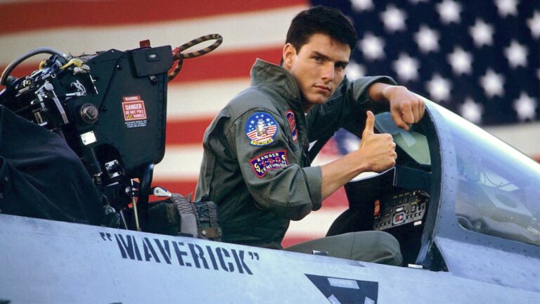 A reação de Tom Cruise ao ouvir a música tema de Top Gun: Ases Indomáveis