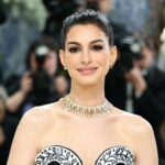 Anne Hathaway revela que ficou “praticamente cega” por 10 anos antes de cirurgia “milagrosa”