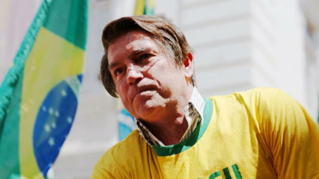 Jim Caviezel temia levar facada real em Dark Horse, filme sobre Bolsonaro