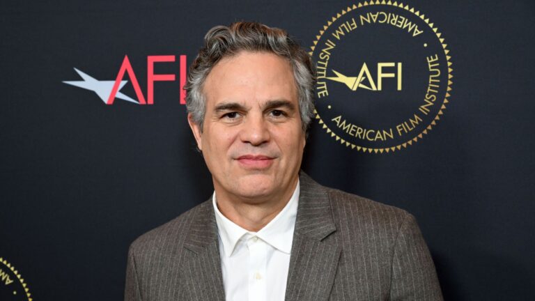 Mark Ruffalo diz que artistas não assinaram manifesto contra fusão Paramount-Warner por medo