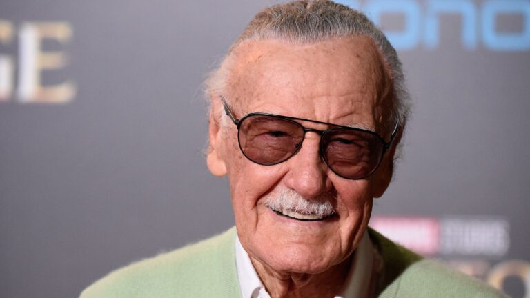 Stan Lee tem voz e imagem recriados por IA para uso comercial