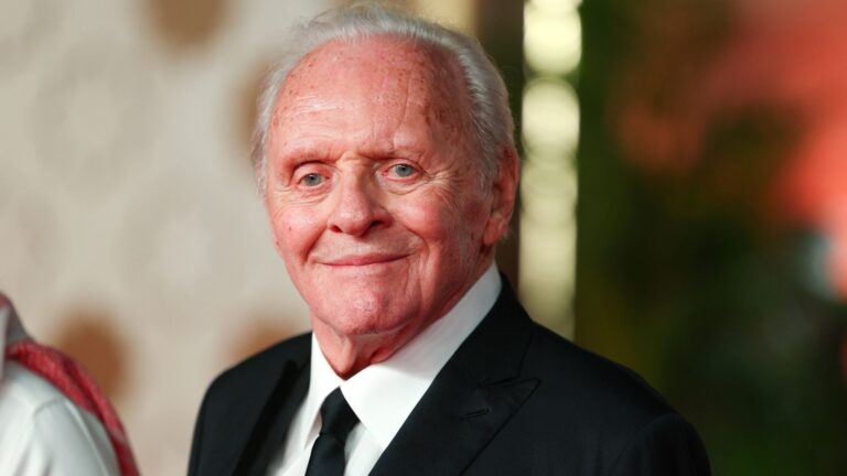 Anthony Hopkins assina com gravadora e lança seu primeiro single aos 88 anos