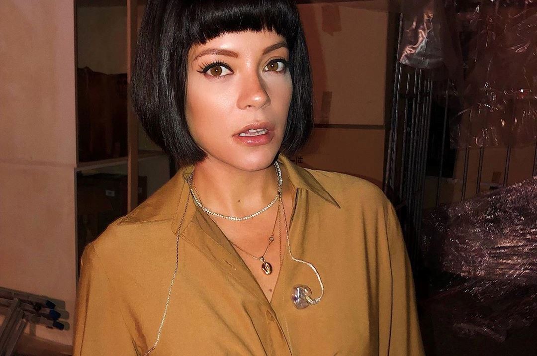 Lily Allen acusa gravadora de omissão diante de denúncia de abuso sexual