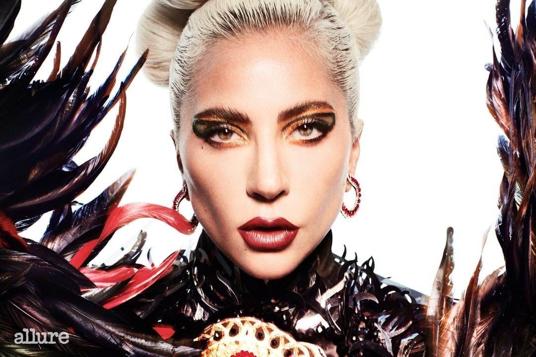 Na capa da Allure, Lady Gaga fala sobre autoestima e dificuldades durante turnê