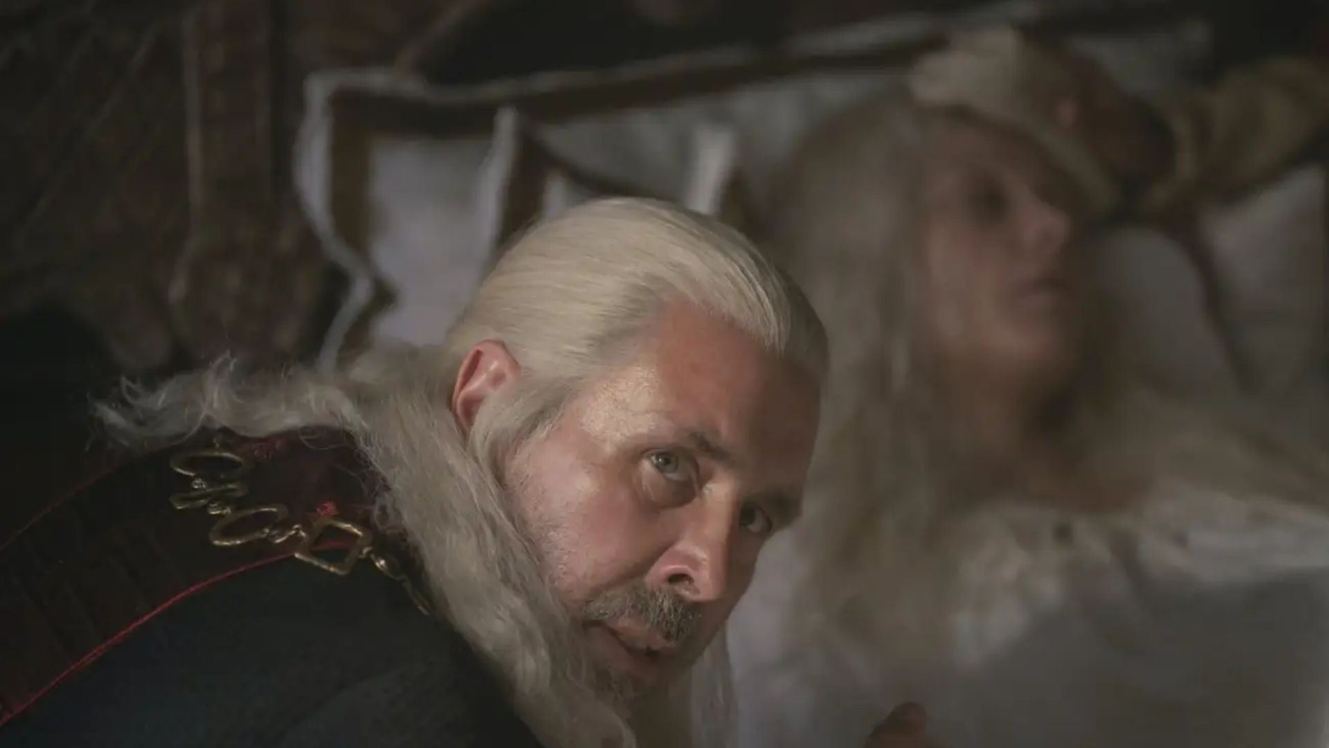 “A Casa do Dragão”: Intérprete de Viserys comenta polêmica cena do parto