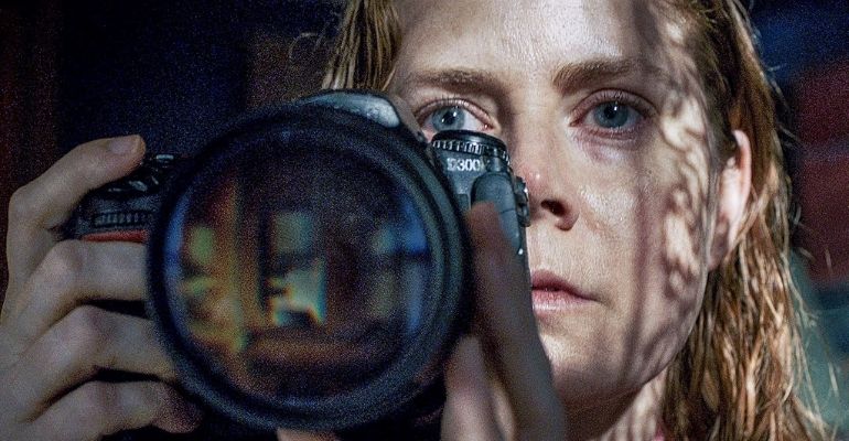 “A Mulher na Janela”, com Amy Adams e Julianne Moore, ganha data de estreia na Netflix