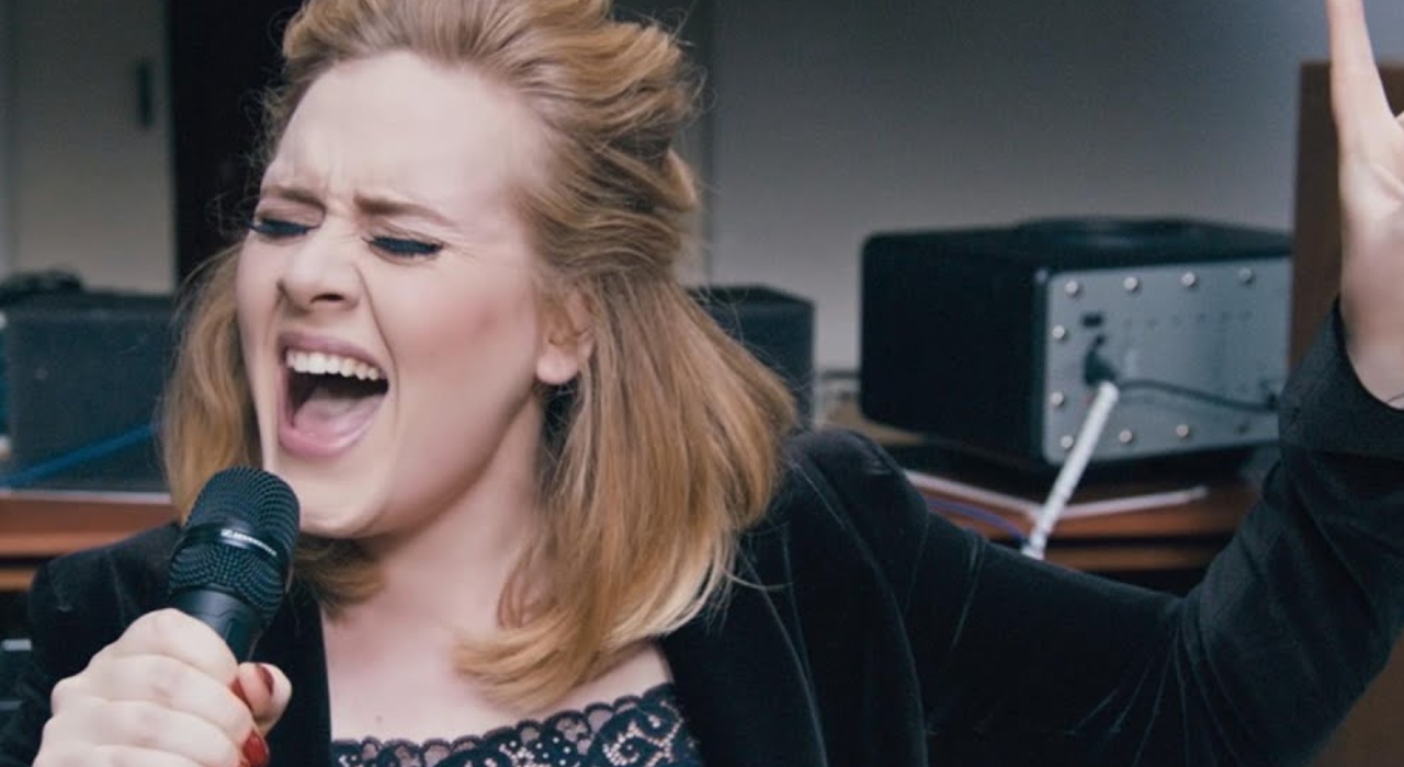 Adele confirma novo álbum para setembro de 2020